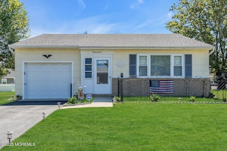 37 Carlisle Rd, Toms River, NJ 08757