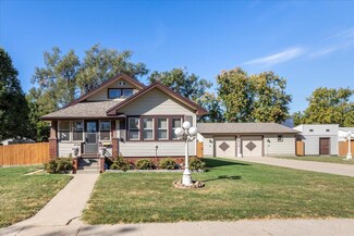 2516 S 10th St, Council Bluffs, IA 51501