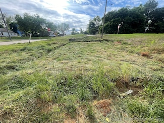 902 NE 4th Ave, Durant, OK 74701