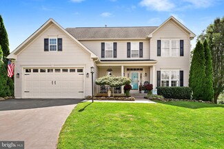 4 N Pointe Cir, Middletown, MD 21769
