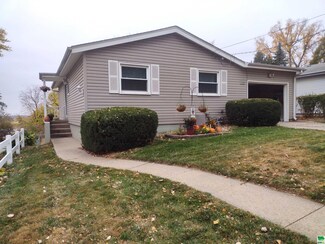 1808 W Horne Ave, Sioux City, IA 51103