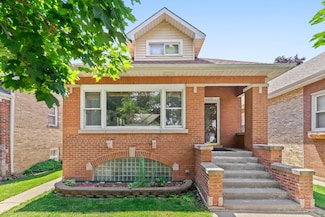 6229 W Waveland Ave, Chicago, IL 60634