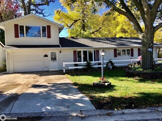 5099 Bayside Ave, Clear Lake, IA 50428