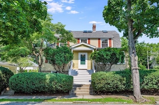 29 Devereaux St, Arlington, MA 02476