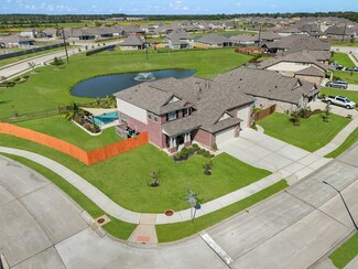 15103 Arlington Park Ave, Mont Belvieu, TX 77523