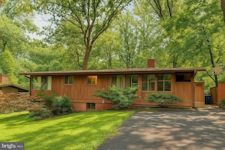 3321 Hartwell Ct, Falls Church, VA 22042