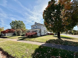 301 1st St, Sandstone, MN 55072