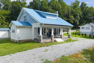 1231 Caldwell Place NW, Lenoir, NC 28645