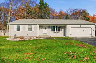 46 Tanglewood Dr, Riverside, RI 02915