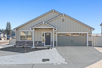 660 E Ripatti Way, Hayden, ID 83835