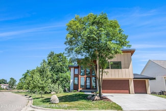 16925 Willowbrook Dr, Haslett, MI 48840