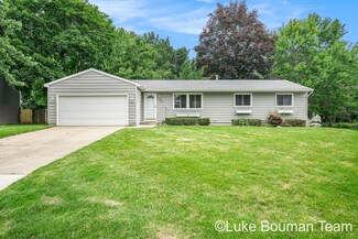 6045 Adaway Ct SE, Ada, MI 49301