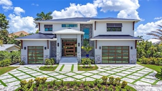 655 Parkview Ln, Naples, FL 34103