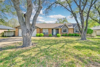 1807 Southwood Dr, College Station, TX 77840