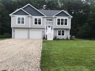 140 Beach Ave, Jamestown, RI 02835