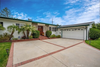 23415 Strathern St, Canoga Park, CA 91304