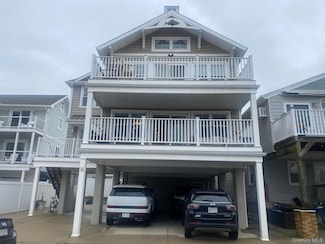 18 Tennessee Ave Unit Lower, Long Beach, NY 11561