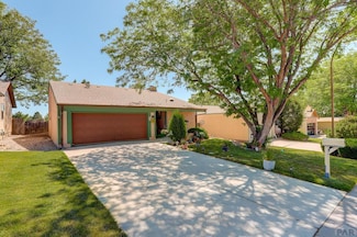 27 Terrace Dr, Pueblo, CO 81001