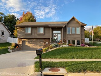 302 Carly Cir, Council Bluffs, IA 51503