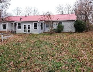12232 Farmville Rd, Meherrin, VA 23954