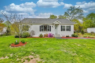 18 Ridgefield Dr, Nashua, NH 03062