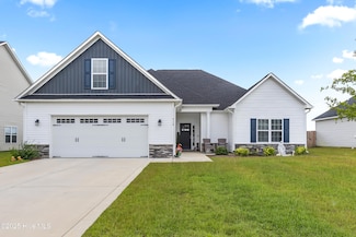 910 Uplands Ln, Jacksonville, NC 28540