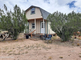 34343 W Chippewa Ln, Seligman, AZ 86337