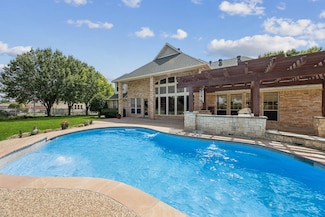 613 Edgewood Ln, Red Oak, TX 75154