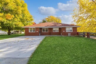 417 6th St, Nevada, IA 50201