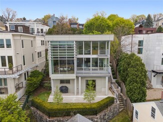 127 Pratt St, Providence, RI 02906