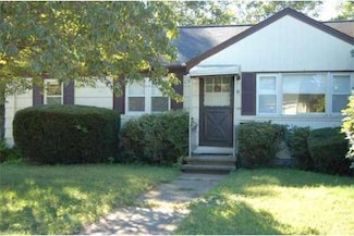 58 Day Cir, Woburn, MA 01801