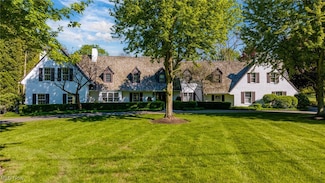 15157 Hemlock Point Rd, Chagrin Falls, OH 44022