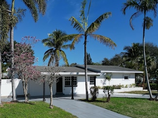 231 N Seacrest Cir, Delray Beach, FL 33444