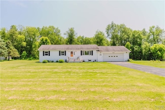 20040 Morin Ln S, Sackets Harbor, NY 13685