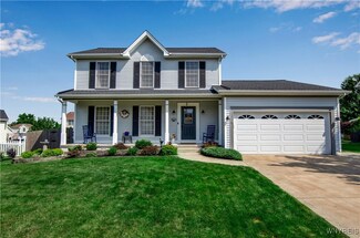 53 Sunset Creek Dr, West Seneca, NY 14224