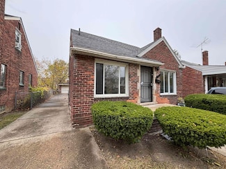 7795 Heyden St, Detroit, MI 48228