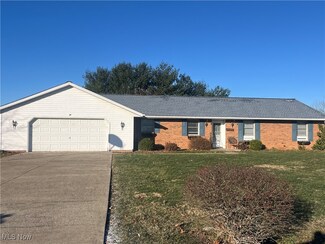 6045 Southview Dr, Nashport, OH 43830