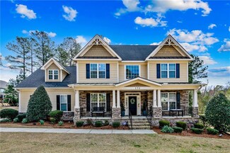 170 Valley Pines Cir, Spring Lake, NC 28390