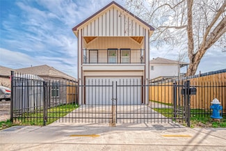 6702 Utah St, Houston, TX 77091