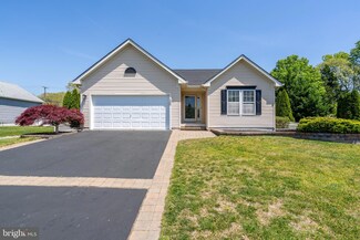 1320 Fela Dr, Vineland, NJ 08361