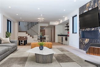 404 16th St, Manhattan Beach, CA 90266