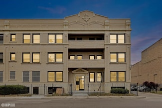 416 E 44th St Unit 2, Chicago, IL 60653