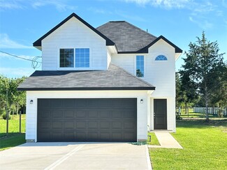 512 Oleander St, Prairie View, TX 77484