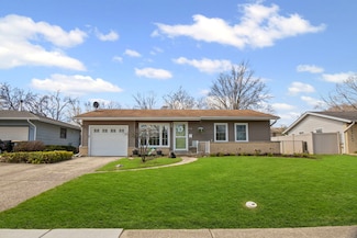 230 Crest Ave, Elk Grove Village, IL 60007
