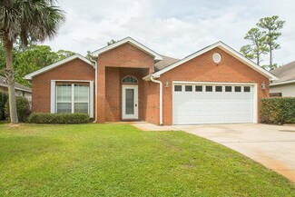274 Tecumseh Ln, Mary Esther, FL 32569