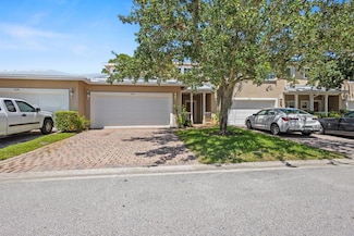 624 NE Bent Paddle Ln, Port Saint Lucie, FL 34983