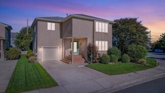 21 Seaside Ct, Margate City, NJ 08402