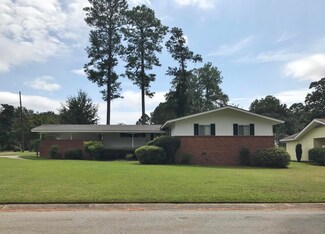 400 Mandalay Dr, Hattiesburg, MS 39402