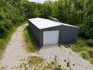 814 N Buckner Tarsney Rd, Buckner, MO 64016