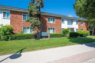 25885 Jefferson Ave Unit 2, St. Clair Shores, MI 48081